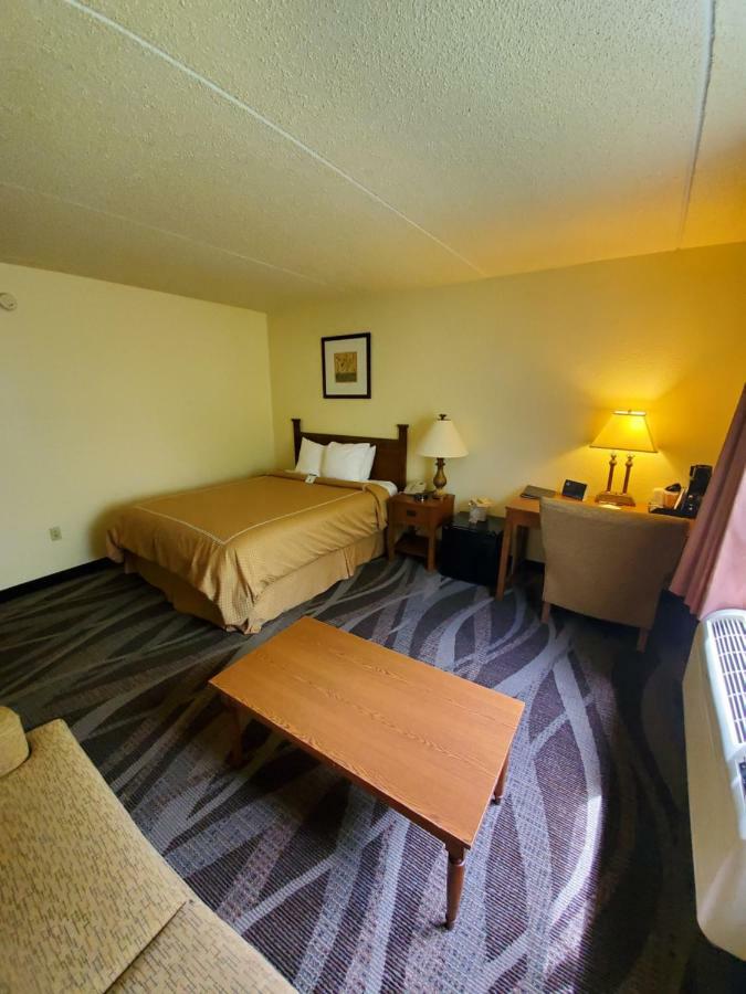 Boarders Inn And Suites By Cobblestone Hotels - Ripon Ngoại thất bức ảnh